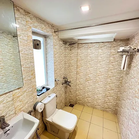White House By Maxxvalue Service Bandra Mumbai