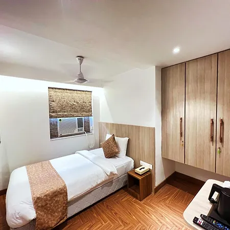 Apartment White House By Maxxvalue Service Bandra