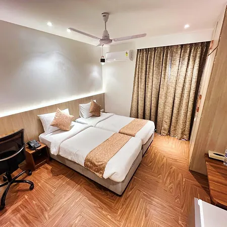 White House By Maxxvalue Service Bandra Mumbai