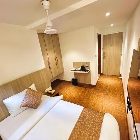 Apartment White House By Maxxvalue Service Bandra *
