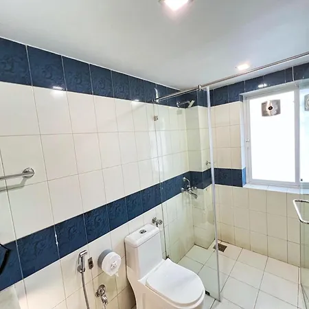White House By Maxxvalue Service Bandra Apartment