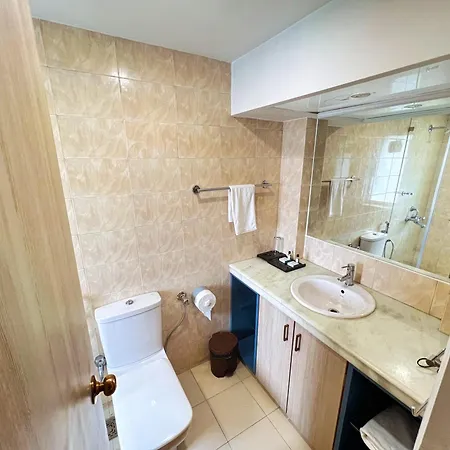 Apartment White House By Maxxvalue Service Bandra Mumbai