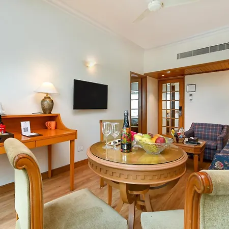 Fariyas , Colaba Hotel