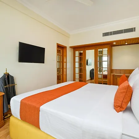 Hotel Fariyas , Colaba Mumbai