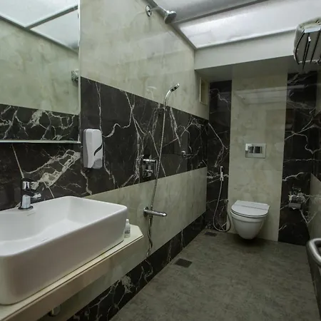 Naaz Executive Hotel Mumbai
