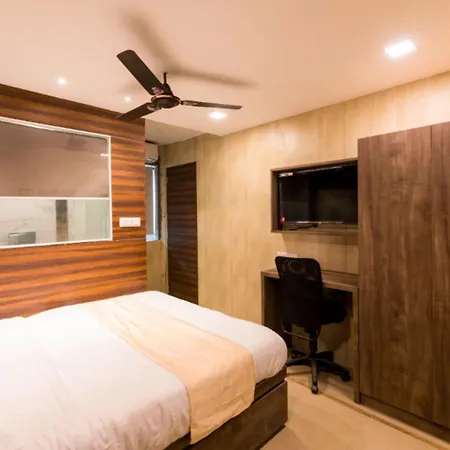 Hotel New Sky Palace Residency- Near International Airport Andheri East 3*