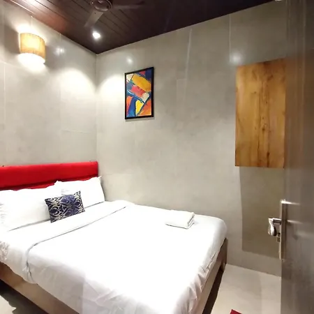 Eros - Near Airport T2 Hotel 3*