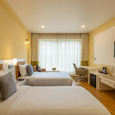 Hotel Kohinoor Elite Near Bkc 4*
