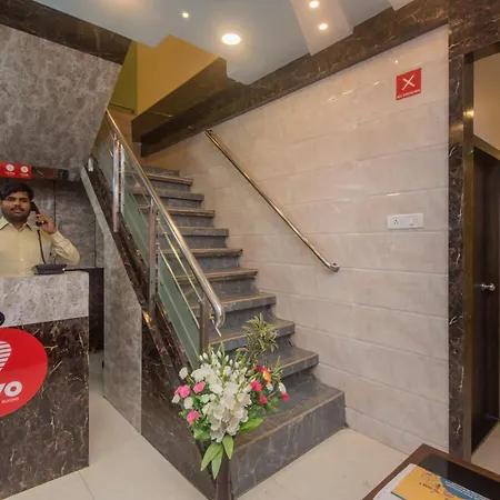 Hotel O Golden Nest Near Chhatrapati Shivaji International Airport 3*