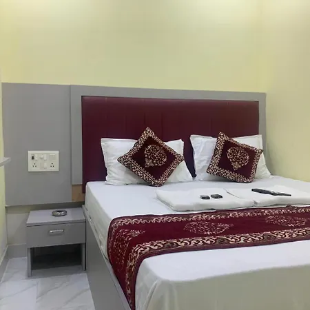 Guest house Sai Plaza, Chembur