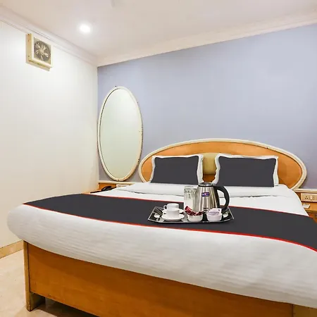 Hotel Collection O De Meridian Near Versova Beach