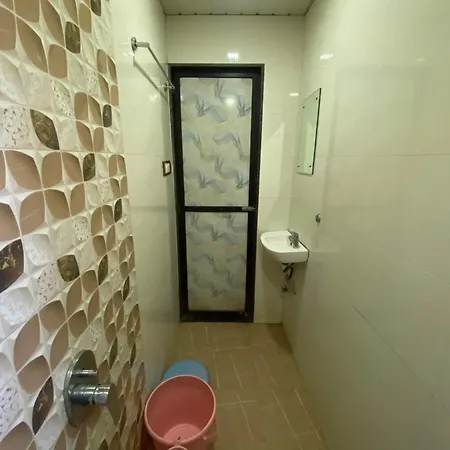 Apsara- Near J J Hospital 2*