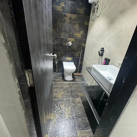 Backpackers Villa Mumbai Hostel
