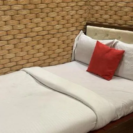 Hotel Omega Residency 3*