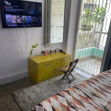 Cute 1bhk ,lokhandwala Market,andheri.w Mumbai