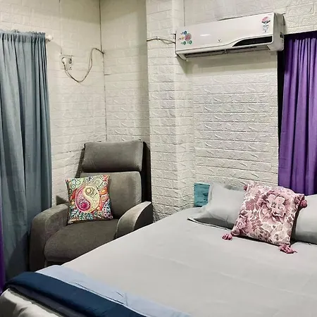 Bougainvillea Bliss~entire 1bhk In Bandra's Heart Apartment