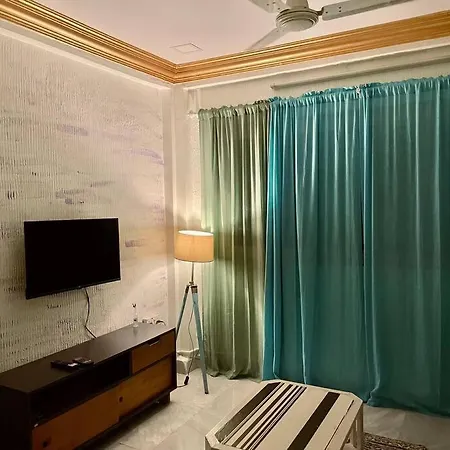 Apartment Bougainvillea Bliss~entire 1bhk In Bandra's Heart Mumbai