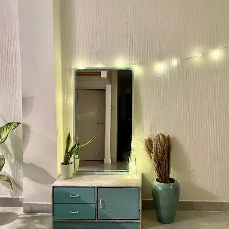 Bougainvillea Bliss~entire 1bhk In Bandra's Heart Apartment