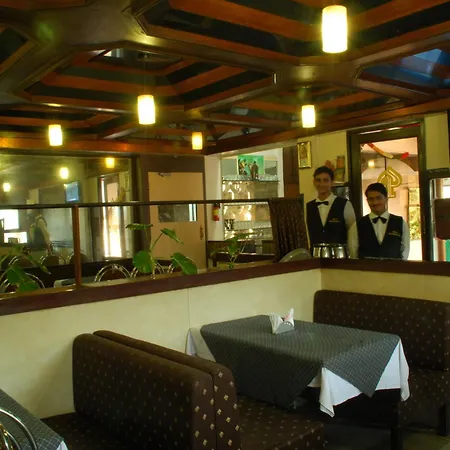 Golden Hotel 2*