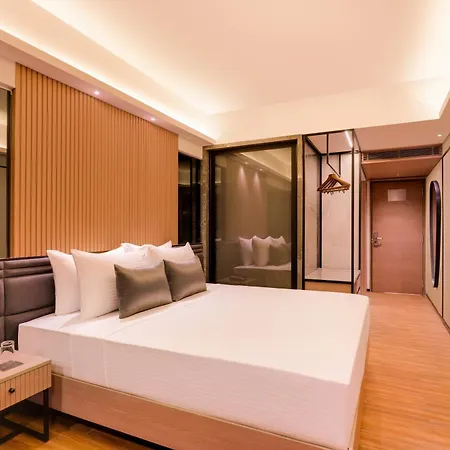Lemon Tree Premier, Malad, Hotel