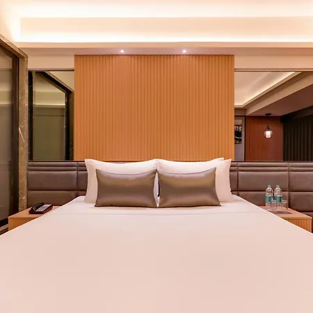 Hotel Lemon Tree Premier, Malad,