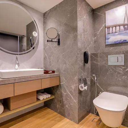 Hotel Lemon Tree Premier, Malad,