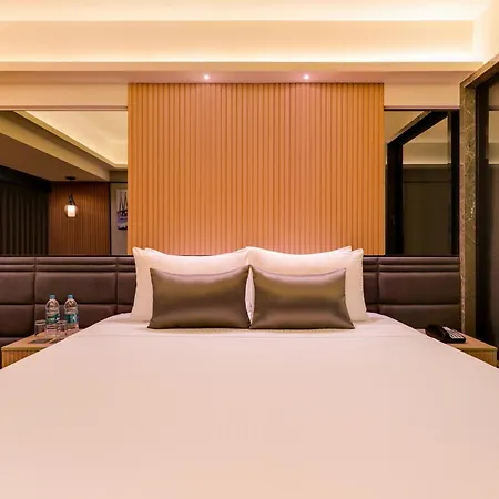 Hotel Lemon Tree Premier, Malad,