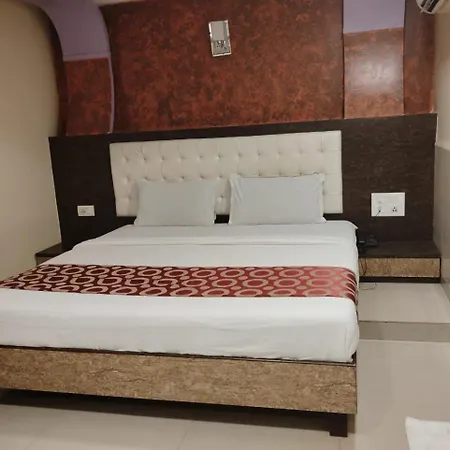 Hotel Golden Park 3*
