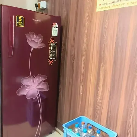 Almas 24 Aircondition * Mumbai