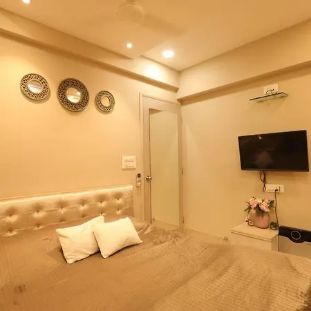 Luxury 1 Bedroom - 2 Mins From Airport