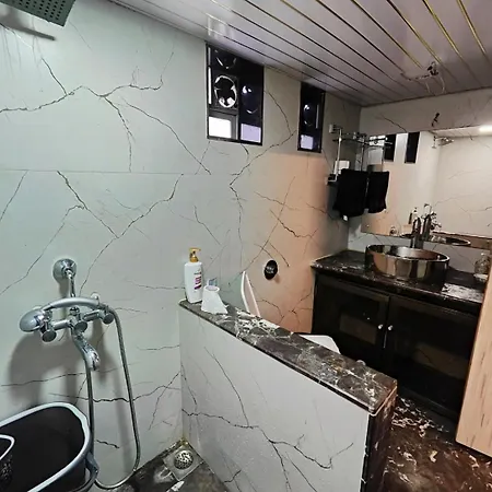 Apartment Spacious 3bhk Heart Of Mumbai, Bandra *