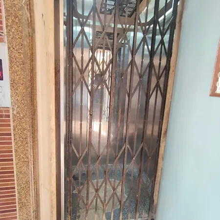 Spacious 3bhk Heart Of Mumbai, Bandra Apartment Mumbai