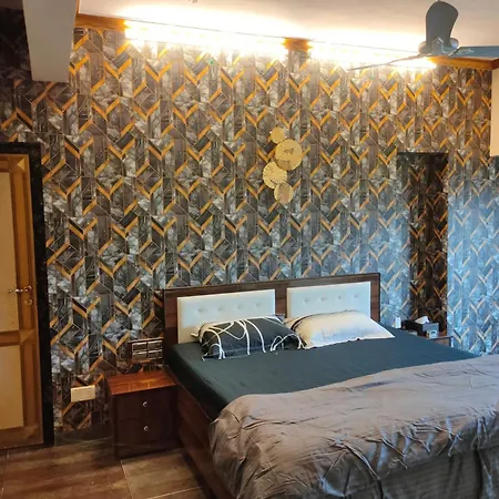 Apartment Spacious 3bhk Heart Of Mumbai, Bandra *