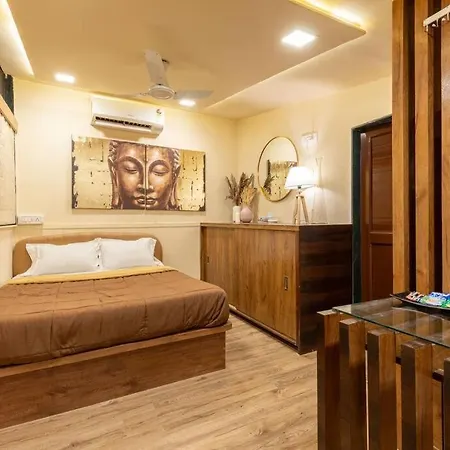 Apartment House At The Heart Of Bandra. *