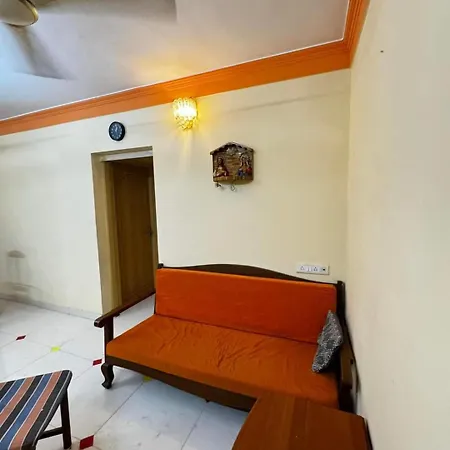 Apartment F2 *