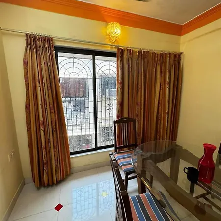 F2 Apartment *
