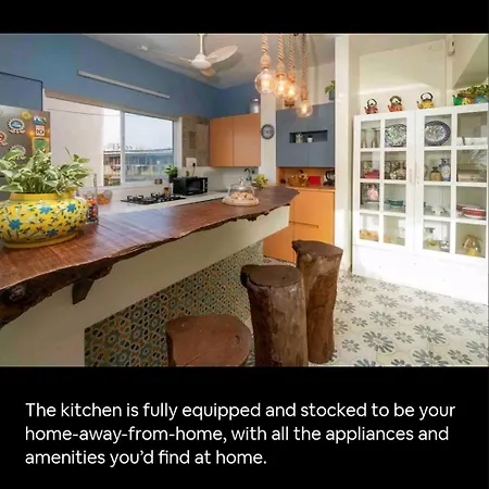 Top-floor Oceanfront Designer In Bandra Apartment *