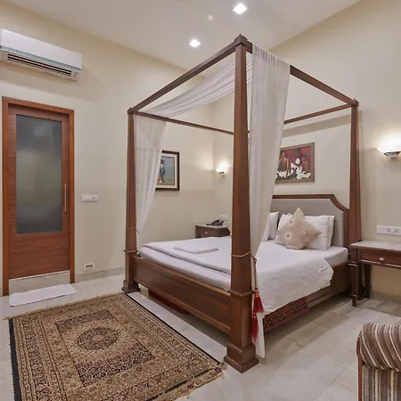 Elphinstone Hotel