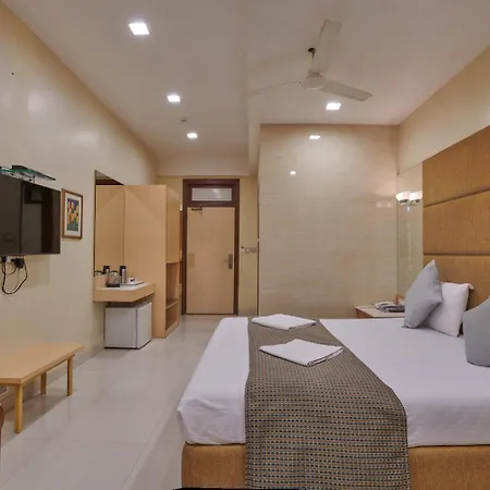 Hotel Bentley Marine Drive 2*