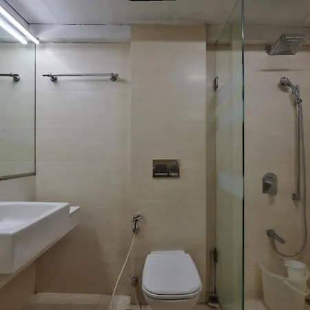 Hotel Bentley Marine Drive 2*