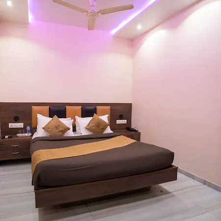 Royce Executive Near Us Consulate, Bandra Kurla Complex 3*