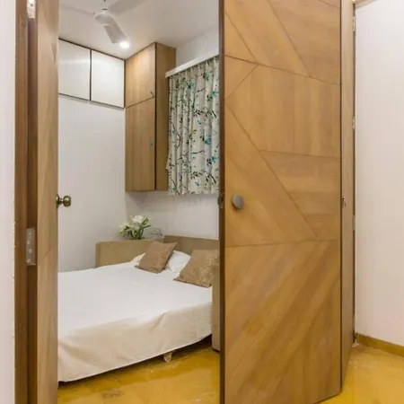 1 In Apartment *