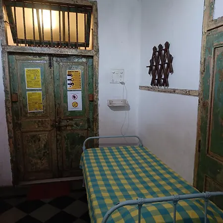Hostel Vasantashram Cst Mumbai, Free Wifi With 1940s Retro Vibe Mumbai