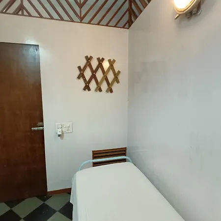 Hostel Vasantashram Cst Mumbai, Free Wifi With 1940s Retro Vibe *