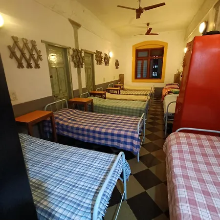 Vasantashram Cst Mumbai, Free Wifi With 1940s Retro Vibe Hostel *