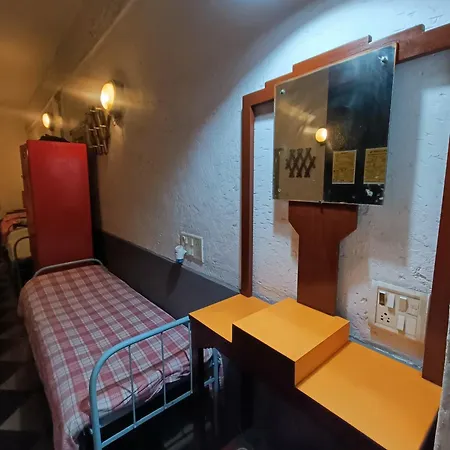 Vasantashram Cst Mumbai, Free Wifi With 1940s Retro Vibe Hostel Mumbai