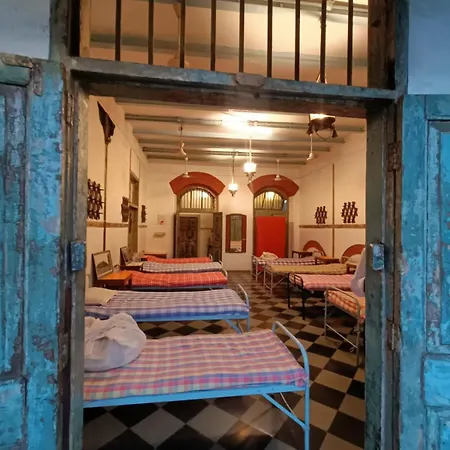 Vasantashram Cst Mumbai, Free Wifi With 1940s Retro Vibe