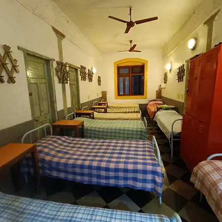 Vasantashram Cst Mumbai, Free Wifi With 1940s Retro Vibe Hostel *