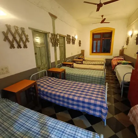 Hostel Vasantashram Cst Mumbai, Free Wifi With 1940s Retro Vibe Mumbai