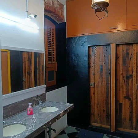 Vasantashram Cst Mumbai, Free Wifi With 1940s Retro Vibe Hostel Mumbai